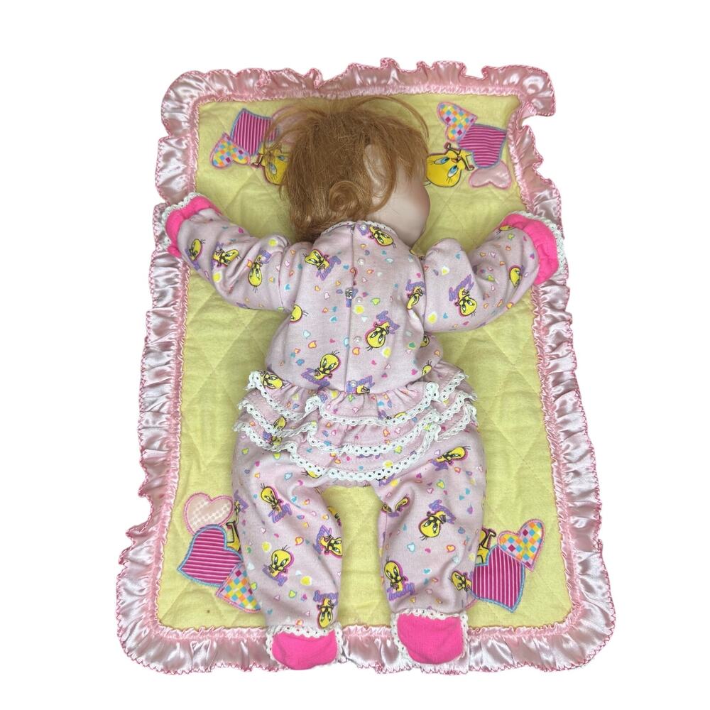 The Ashton Drake Galleries Porcelain Baby Dolls Looney Toons Bugs/Taz/Tweety - Picture 8 of 14